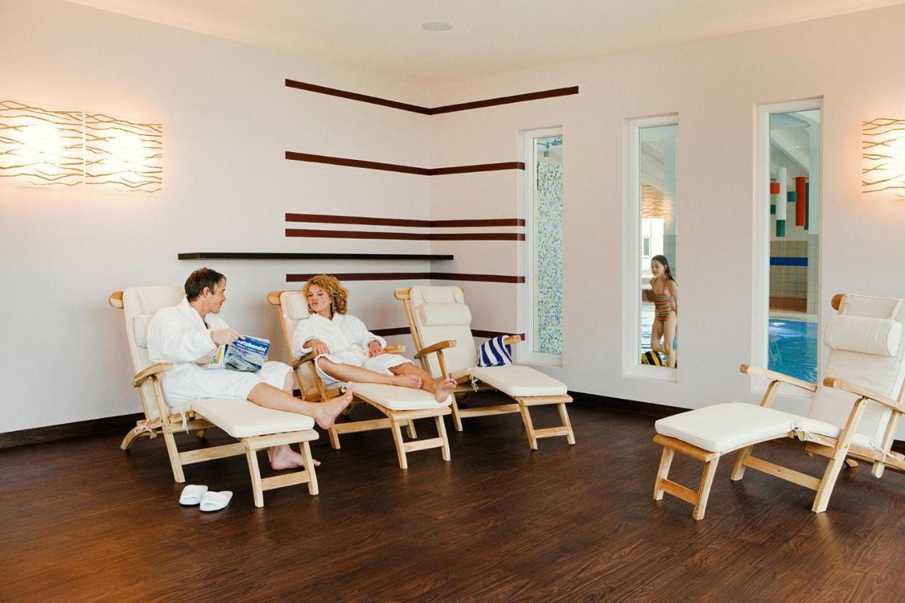 Resort Dorfhotel Boltenhagen Boltenhagen Экстерьер фото