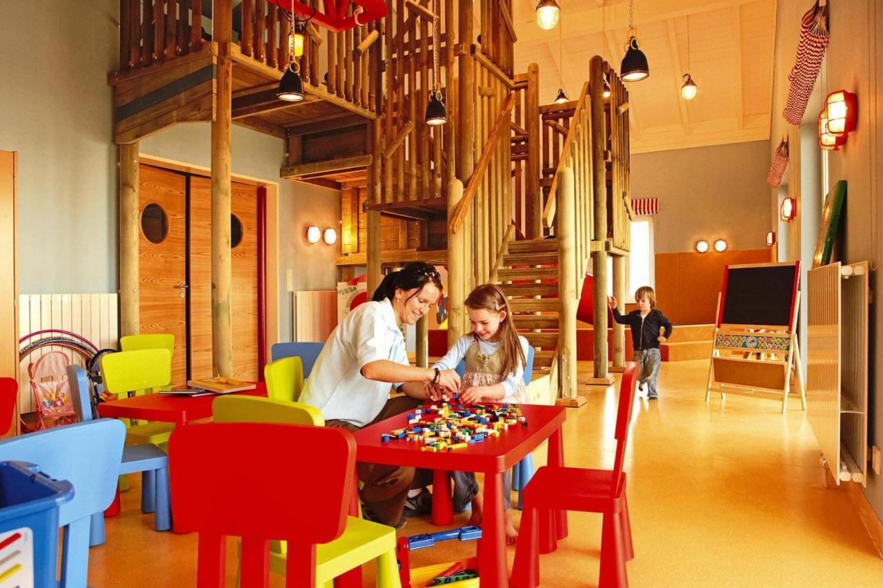 Resort Dorfhotel Boltenhagen Boltenhagen Экстерьер фото