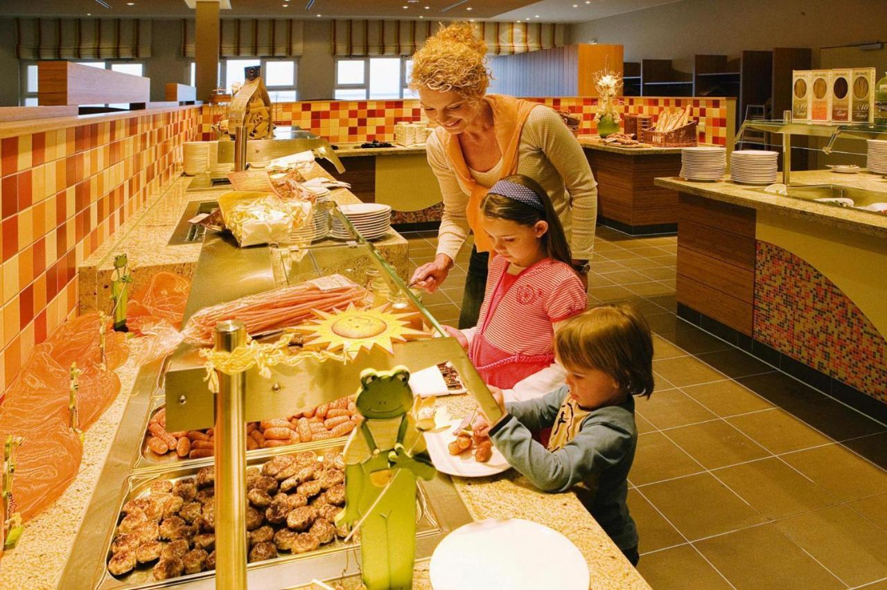 Resort Dorfhotel Boltenhagen Boltenhagen Экстерьер фото